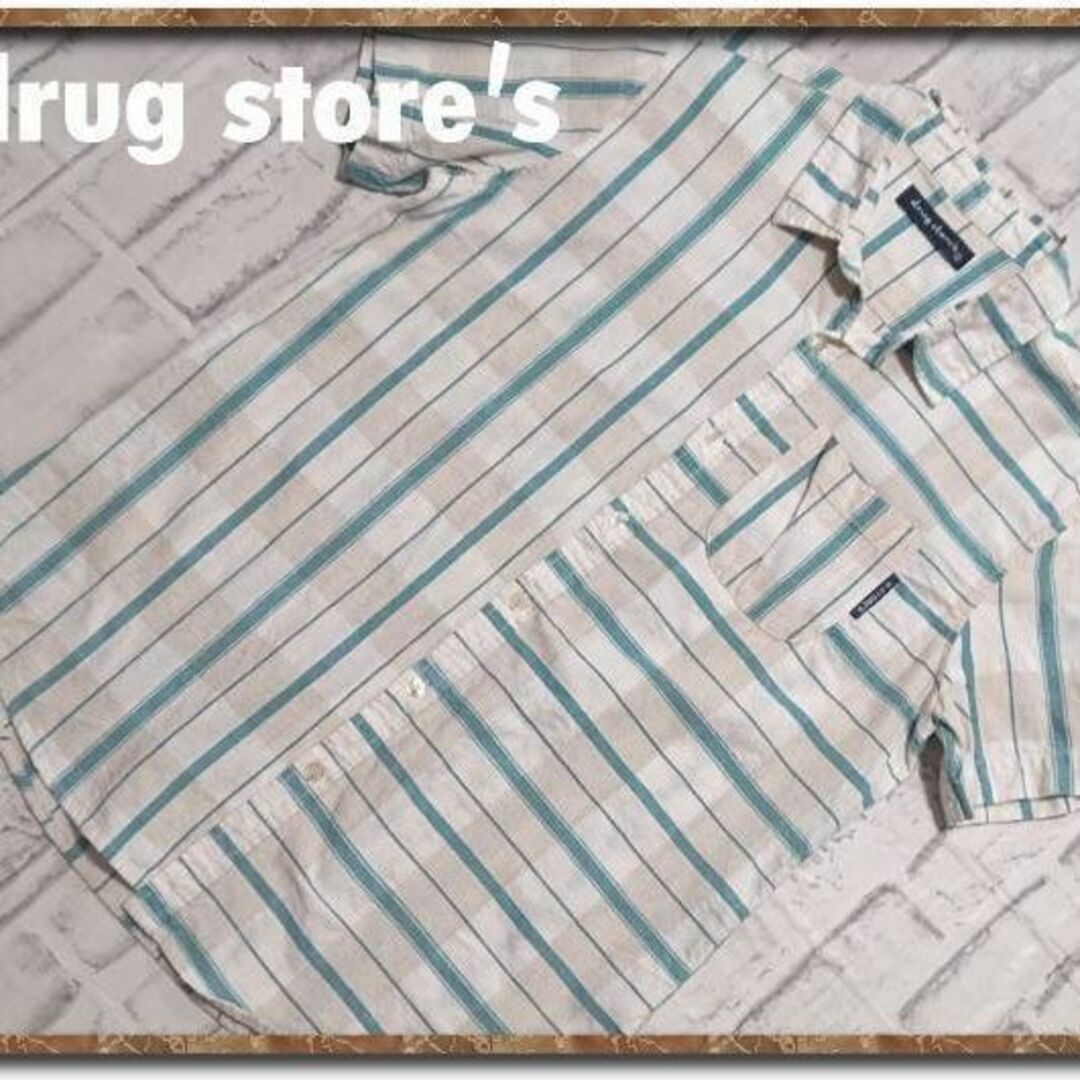 drug store's(ドラッグストアーズ)のドラッグストアーズ　プリント半袖シャツ　白系 レディースのトップス(シャツ/ブラウス(半袖/袖なし))の商品写真