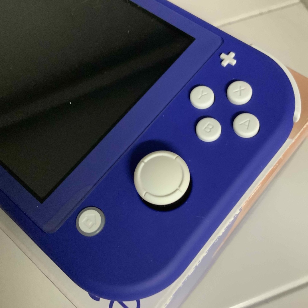 Nintendo Switch(ニンテンドースイッチ)の美品⭐︎ Nintendo  Switch Lite ブルー スイッチライト エンタメ/ホビーのゲームソフト/ゲーム機本体(携帯用ゲーム機本体)の商品写真