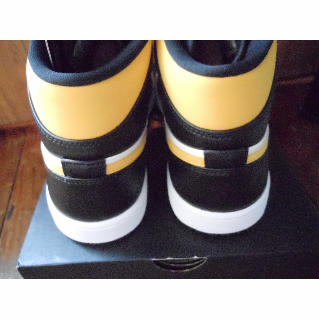 Jordan Brand（NIKE）(ジョーダン)の新品ナイキ　NIKE AIR JORDAN 1 MID US10 28.0CM メンズの靴/シューズ(スニーカー)の商品写真