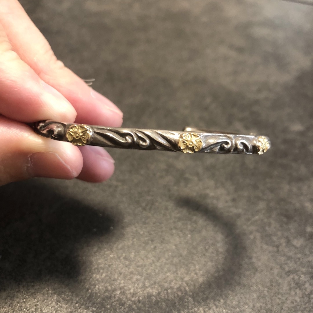 新作からSALEアイテム等お得な商品満載 極美品 タディ&キング バングル