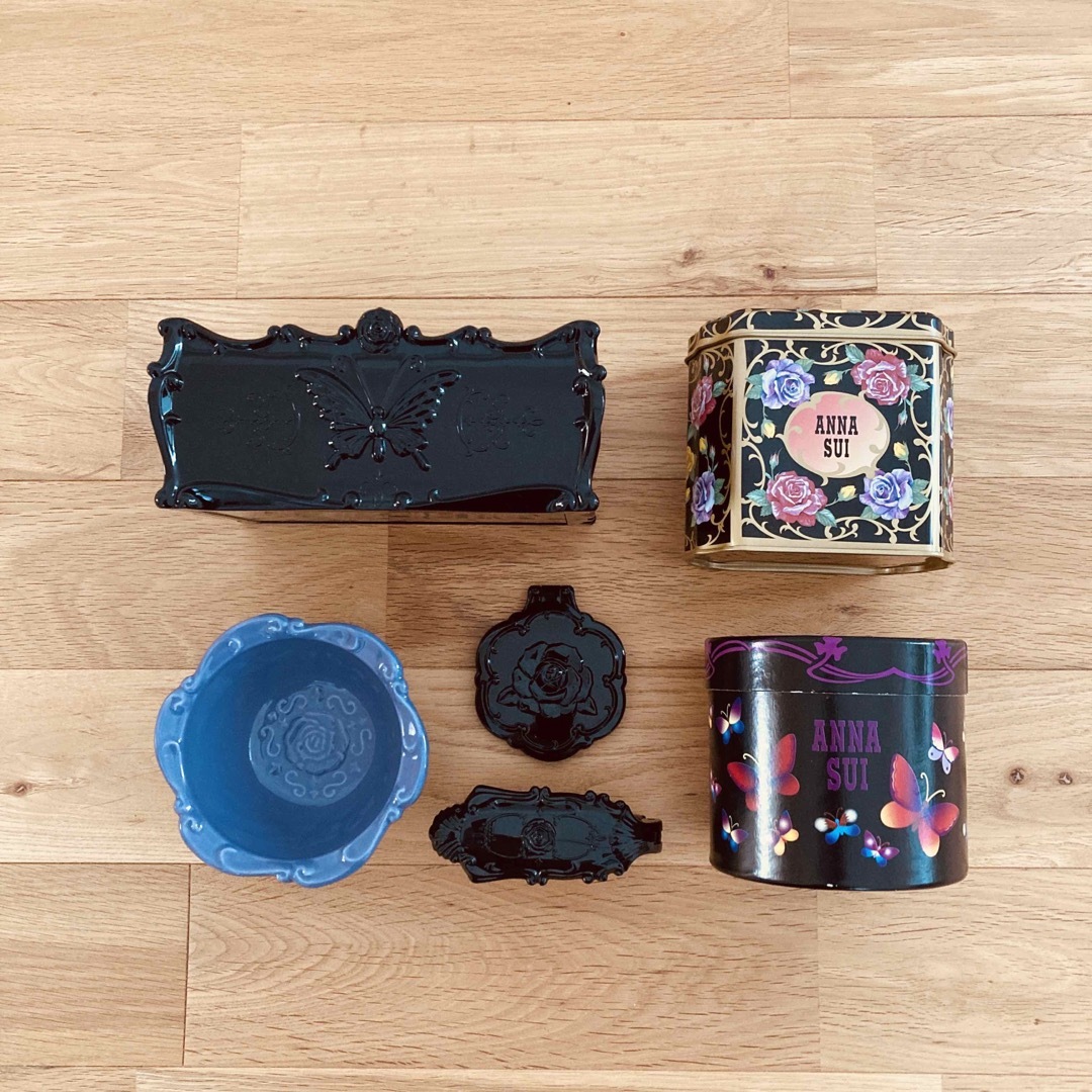 ANNA SUI(アナスイ)の【美品】ANNA SUI アナスイ　小物入れ＆ブラシ＆ミラー他　6点セット インテリア/住まい/日用品のインテリア小物(小物入れ)の商品写真