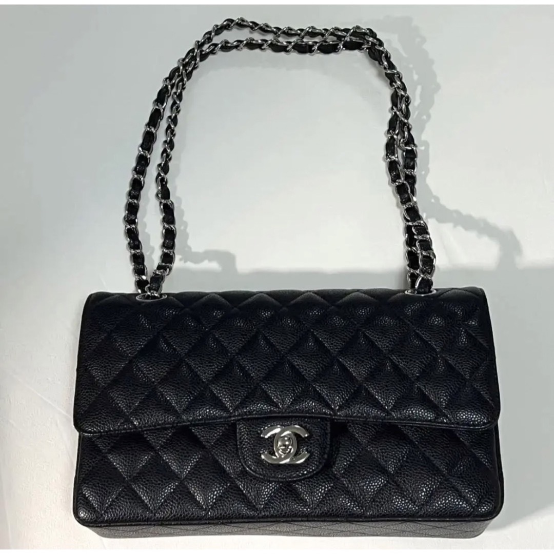 CHANEL マトラッセ 25 キャビアスキン シルバー金具 ブラック 1