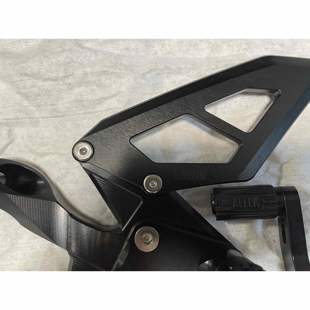 AELLA ライディングステップキット スポーツ/ブラックS1000RR 19--tops