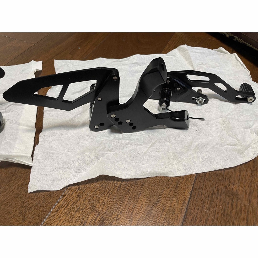 AELLA ライディングステップキット スポーツ/ブラックS1000RR 19--tops