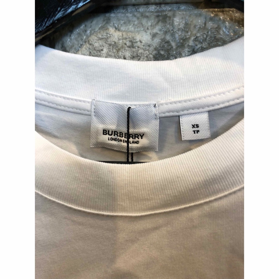 BURBERRY(バーバリー)のバーバリー BURBERRY ロンドン ワンポイント Tシャツ ホワイト tee レディースのトップス(Tシャツ(半袖/袖なし))の商品写真