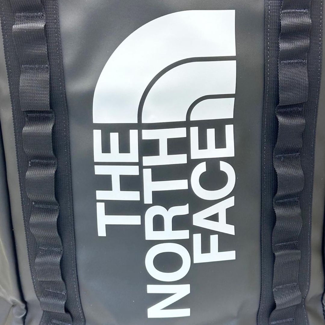 THE NORTH FACE(ザノースフェイス)の新品 ノースフェイス バックパック ヒューズボックス ブラック/ホワイト メンズのバッグ(バッグパック/リュック)の商品写真