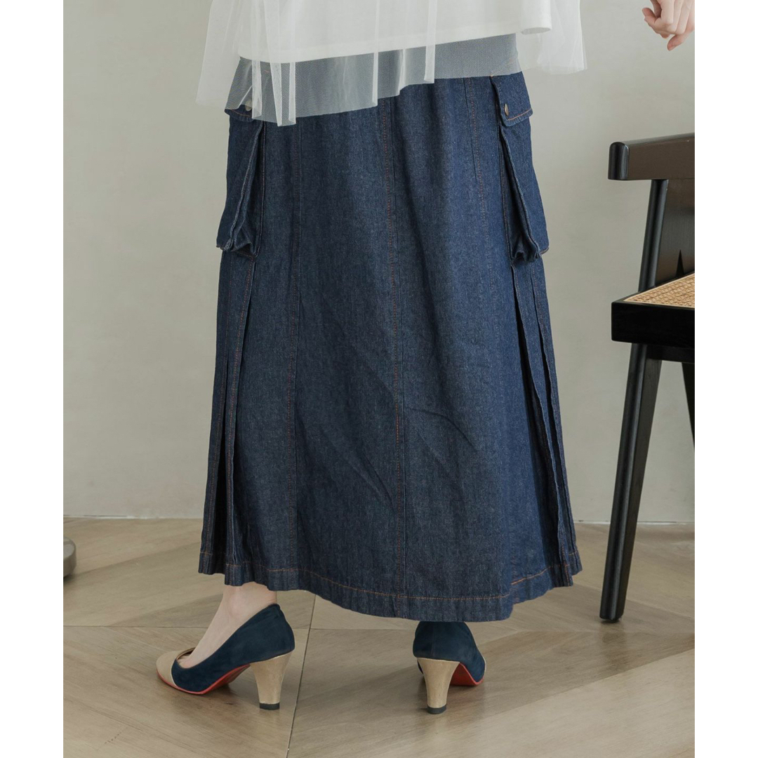 イズスカラー　533006：蝶刺繍 綿ツイルとデニムのカーゴスカート