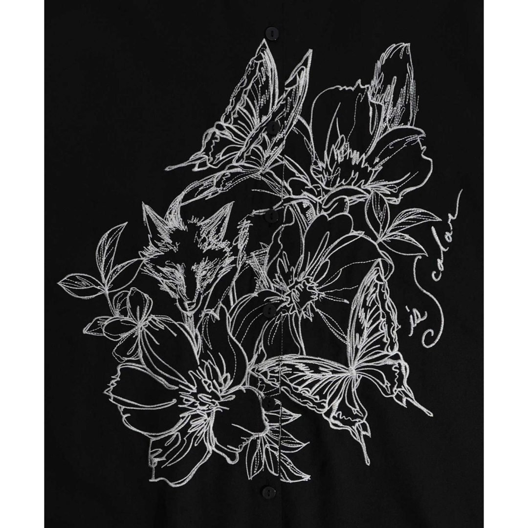 iS ScoLar(イズスカラー)のイズスカラー　533008：花蝶刺繍 3パターン切替シャツ レディースのトップス(シャツ/ブラウス(長袖/七分))の商品写真