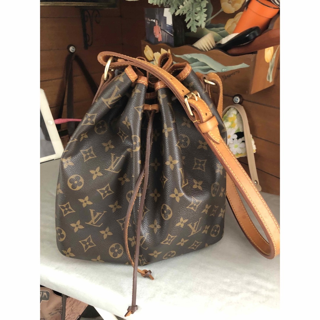 LOUIS VUITTON(ルイヴィトン)のLOUIS VUITTON ルイヴィトン プチノエ レディースのバッグ(ショルダーバッグ)の商品写真