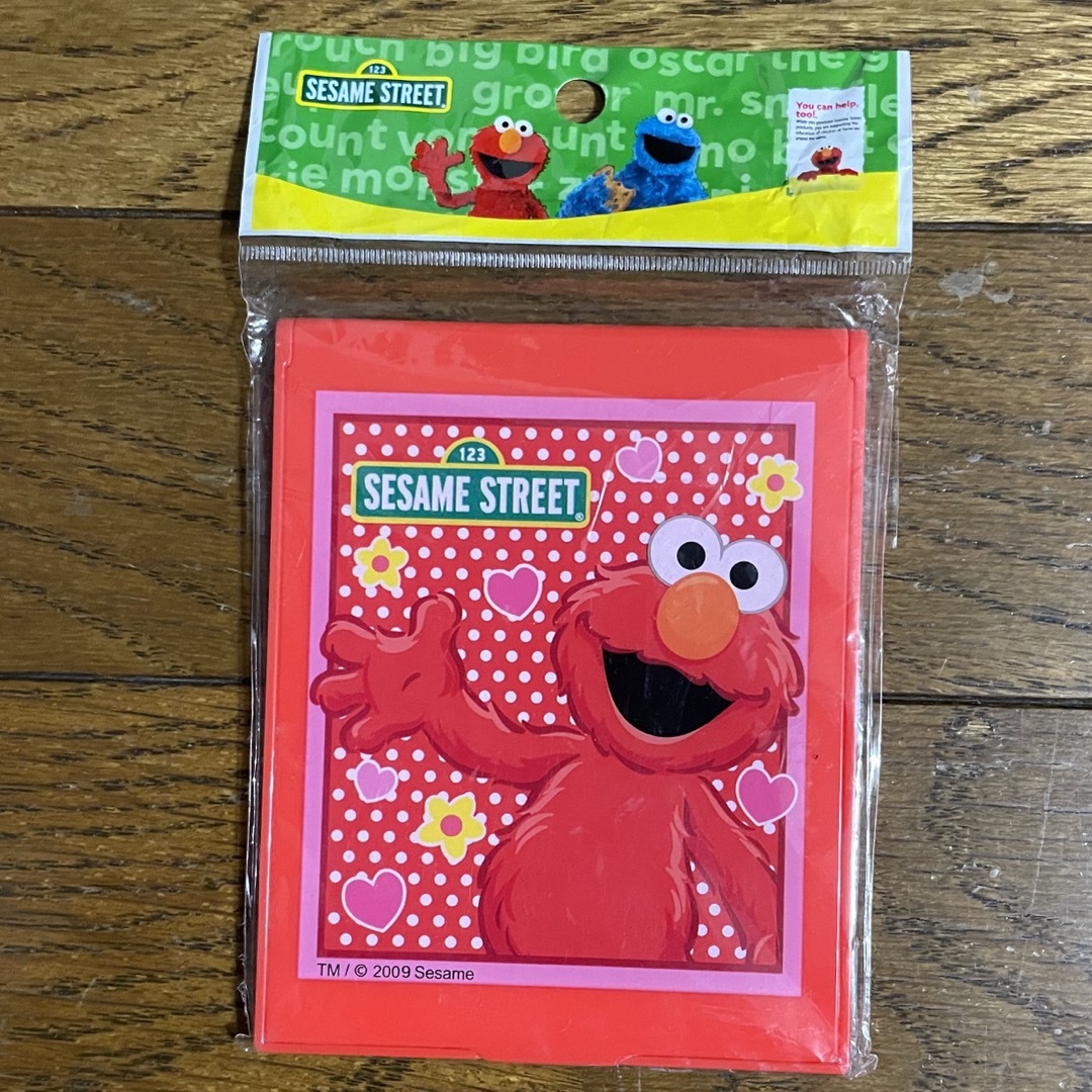 SESAME STREET(セサミストリート)の☆新品　セサミストリート　折りたたみ　ミラー レディースのファッション小物(ミラー)の商品写真