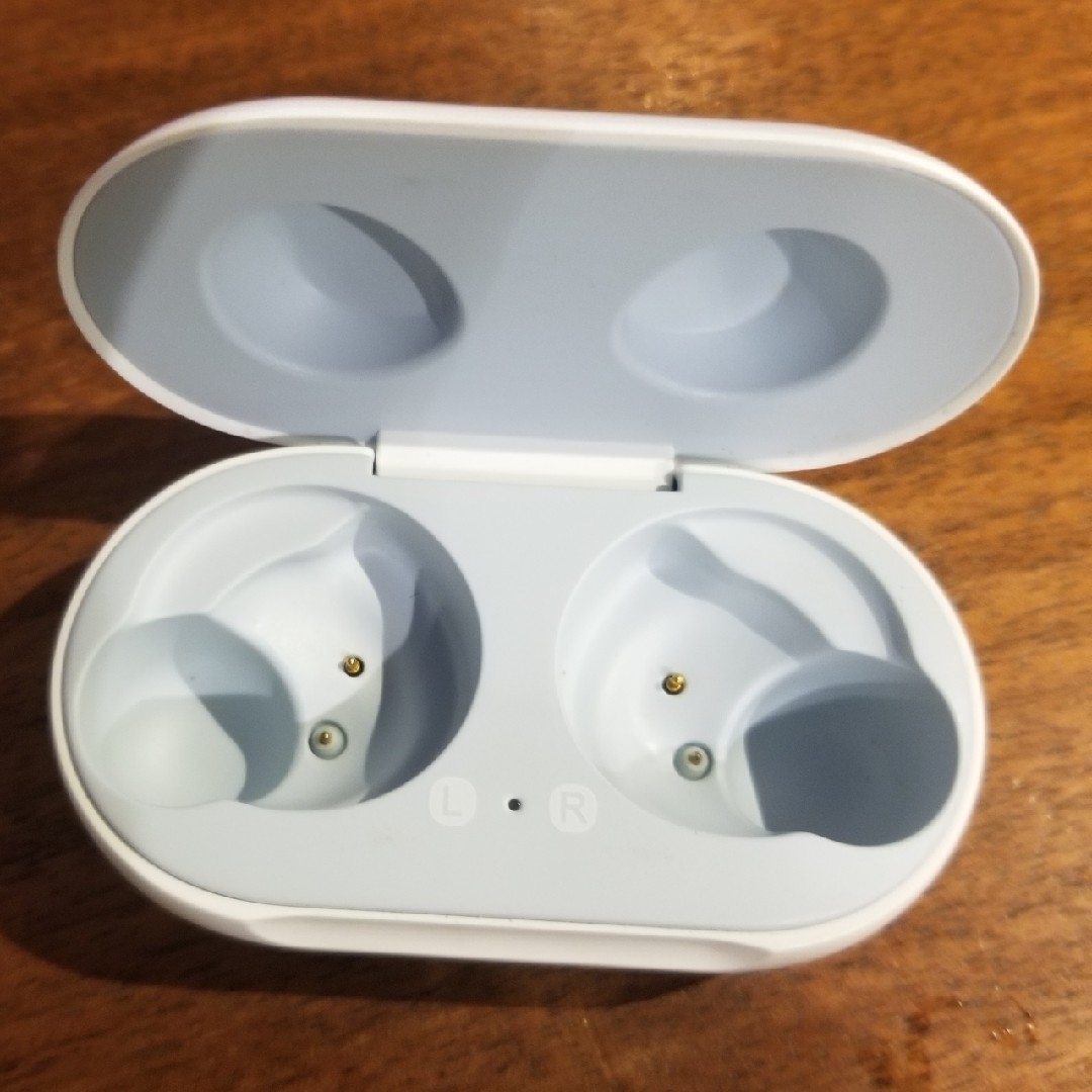 Galaxy - SAMSUNG 完全ワイヤレスイヤホン GALAXY BUDS WHITEの通販 by ...