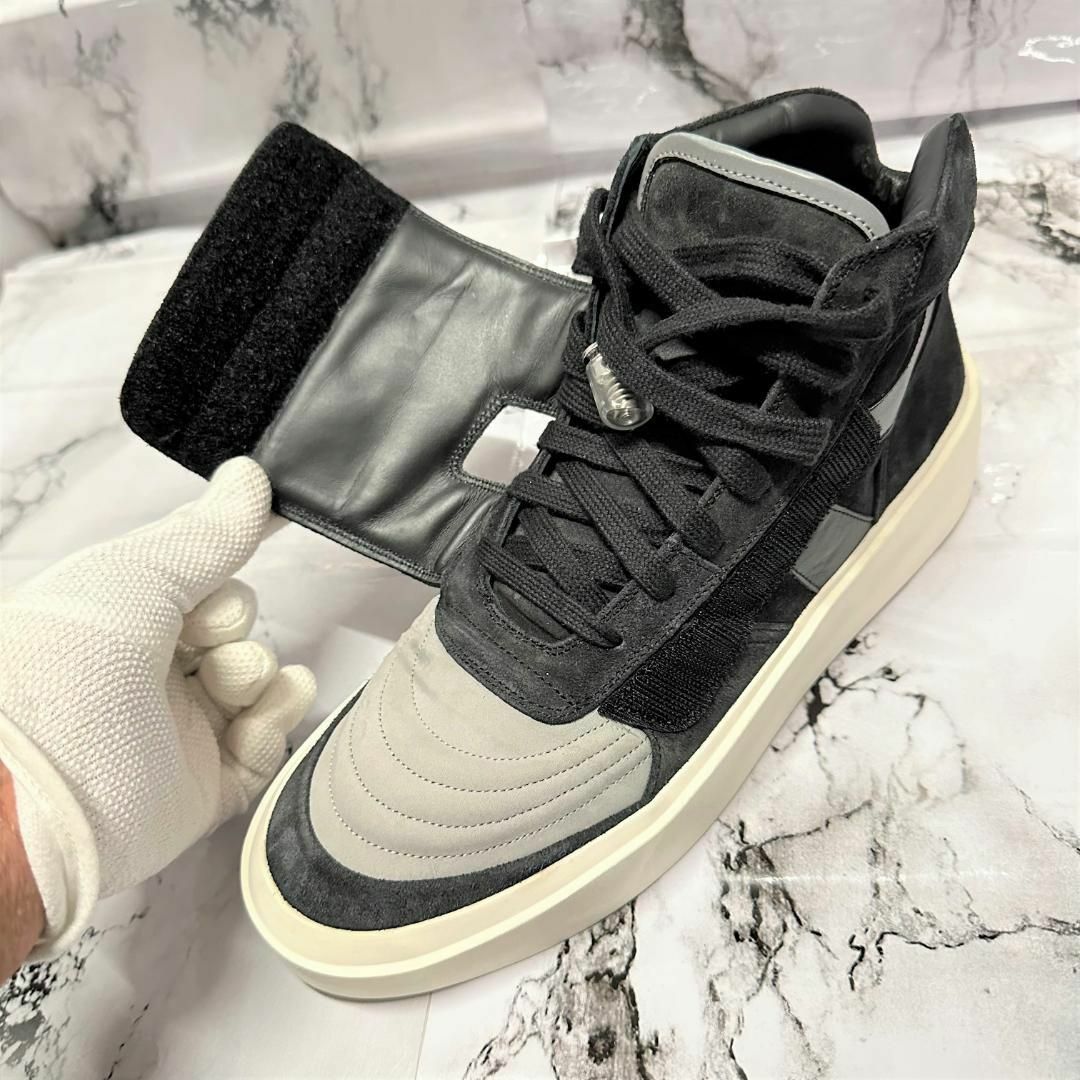 FEAR OF GOD(フィアオブゴッド)のFEAR OF GOD SKATE MID SNEAKER ベルクロ 黒 グレー メンズの靴/シューズ(スニーカー)の商品写真