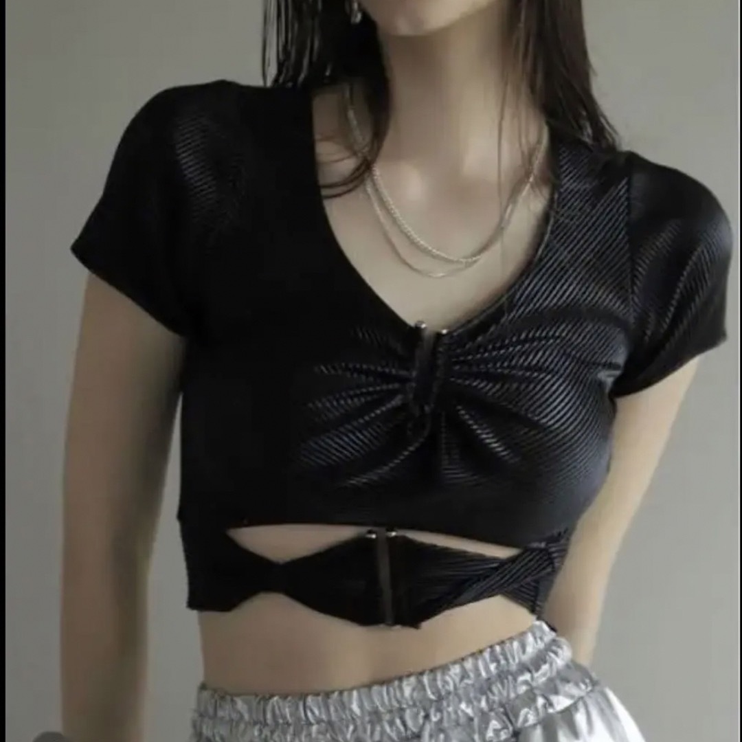 melt the lady twist cropped tops