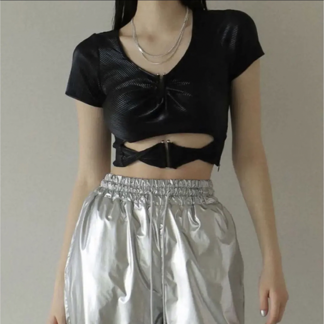 DIESEL(ディーゼル)のmelt the lady twist cropped tops レディースのトップス(シャツ/ブラウス(半袖/袖なし))の商品写真