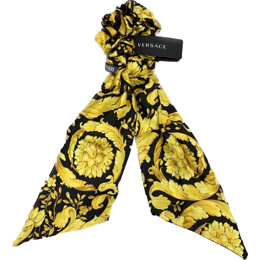 VERSACE - VERSACE バロッコプリント シルクシュシュ イタリア製 新品 VERSACE - VERSACE バロッコプリント シルクシュシュ イタリア製 新品