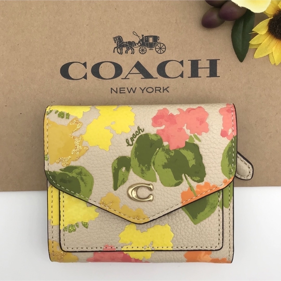 COACH コーチ　フローラルプリント　スナップ　コンパクト折財布　M6