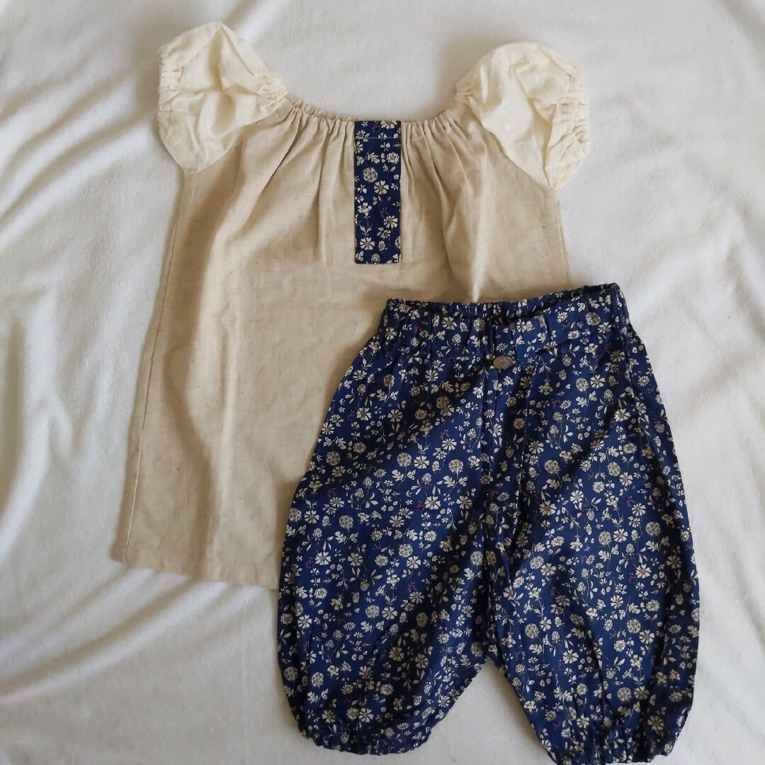 ハンドメイド　トップス　パンツ　２点セット キッズ/ベビー/マタニティのキッズ服女の子用(90cm~)(Tシャツ/カットソー)の商品写真