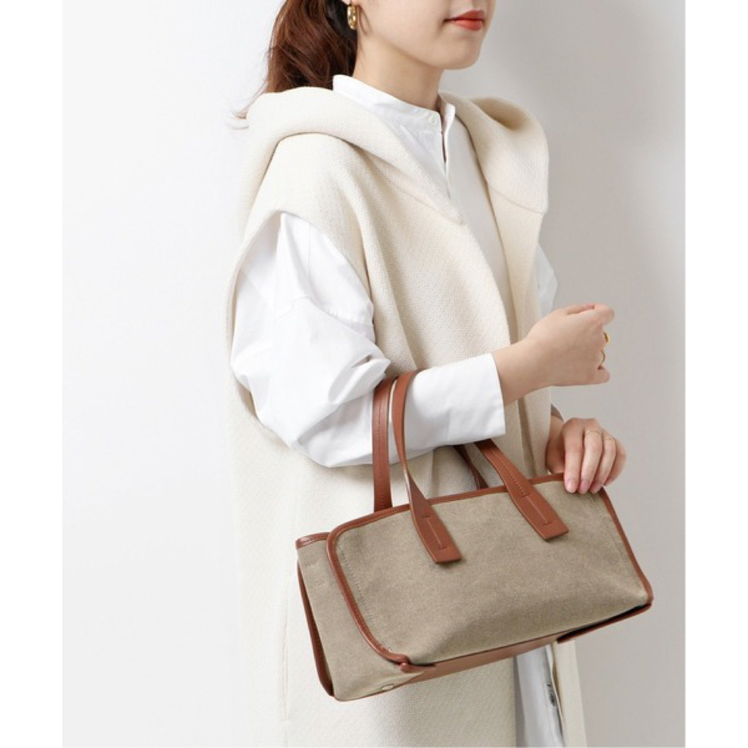 Spick & Span(スピックアンドスパン)のSpick & Span 【PAOLA NUTTI】キャンバスレザー横長バッグ レディースのバッグ(ショルダーバッグ)の商品写真