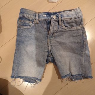 エイチアンドエム(H&M)のＨ&Ｍ　キッズ男の子　切りっぱなしデニムハーフパンツ👖(パンツ/スパッツ)