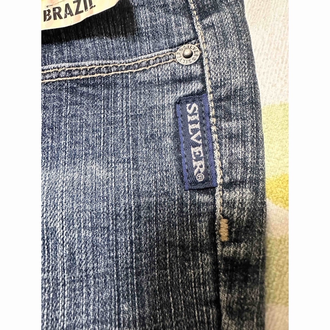 Silver JEANS(シルバージーンズ)のSILVER JEANS ブラジル　ストレッチダメージ未使用　サイズ24 レディースのパンツ(デニム/ジーンズ)の商品写真