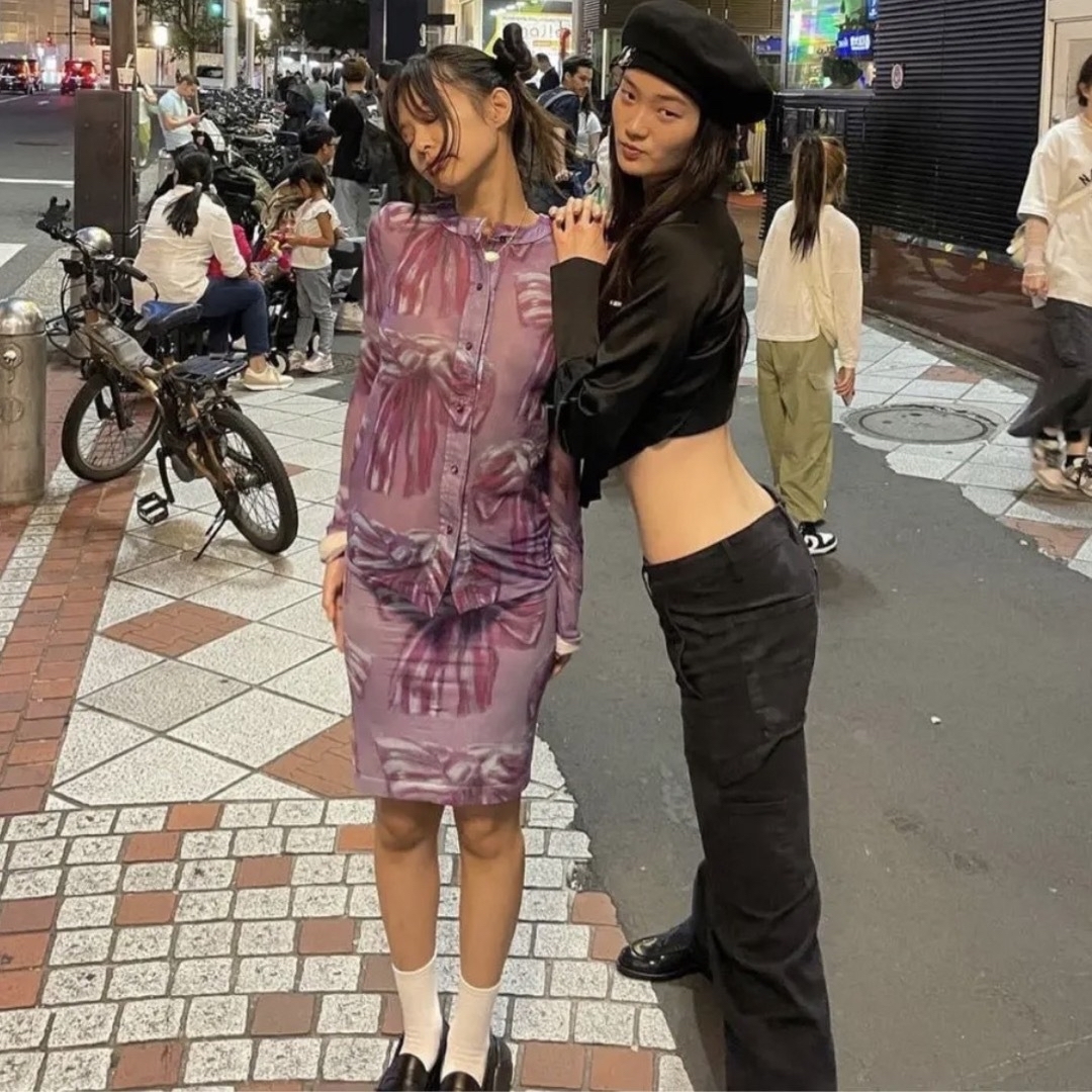 Acne Studios - BLACKPINKジェニ着用☆リボンプリントシャツ M Acne Studios - BLACKPINKジェニ着用☆リボンプリントシャツ M