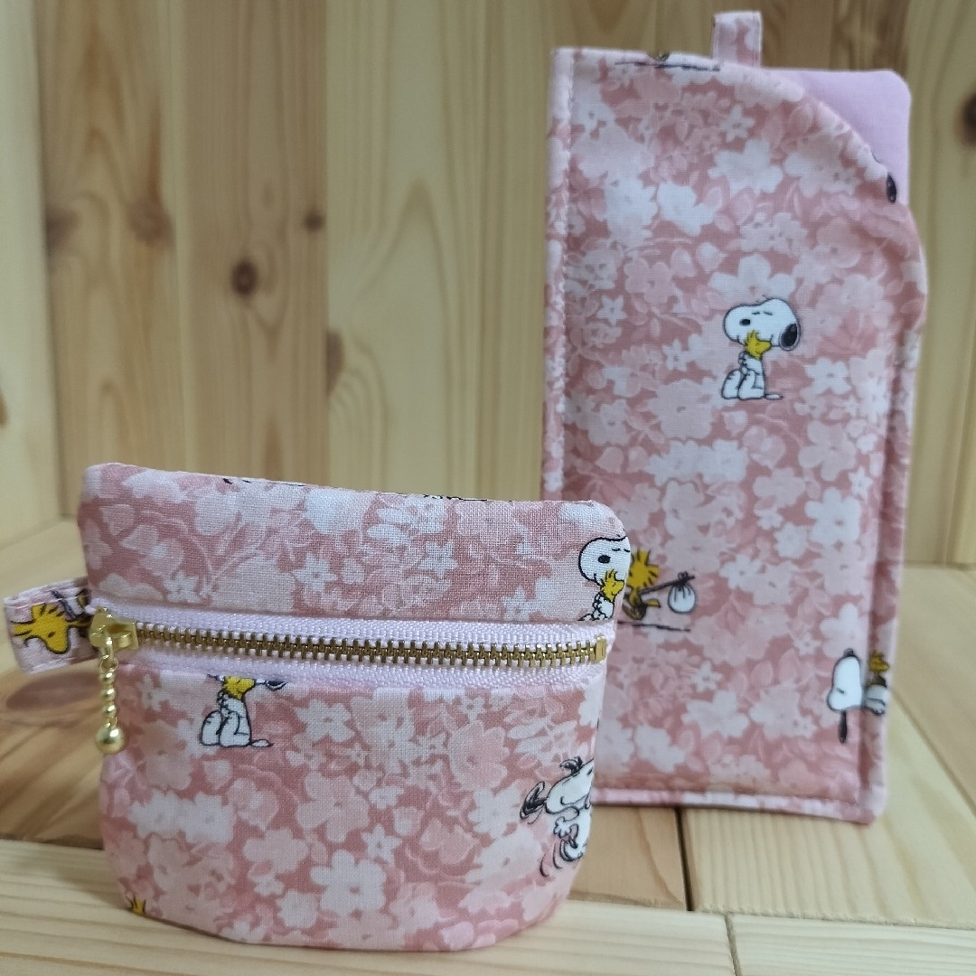 SNOOPY(スヌーピー)の④ハンドメイド　メガネポーチ　ミニポーチ　２つセット　スヌーピー　ピンクのスヌ君 ハンドメイドのファッション小物(その他)の商品写真