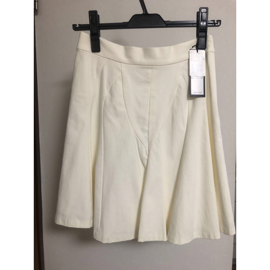 タグ付き新品未使用　スカート レディースのスカート(ひざ丈スカート)の商品写真