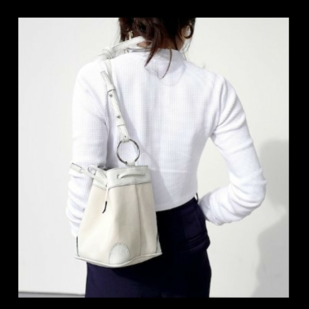 美品 定価2.9万円 AYAKO Purse Bag WHITE 巾着