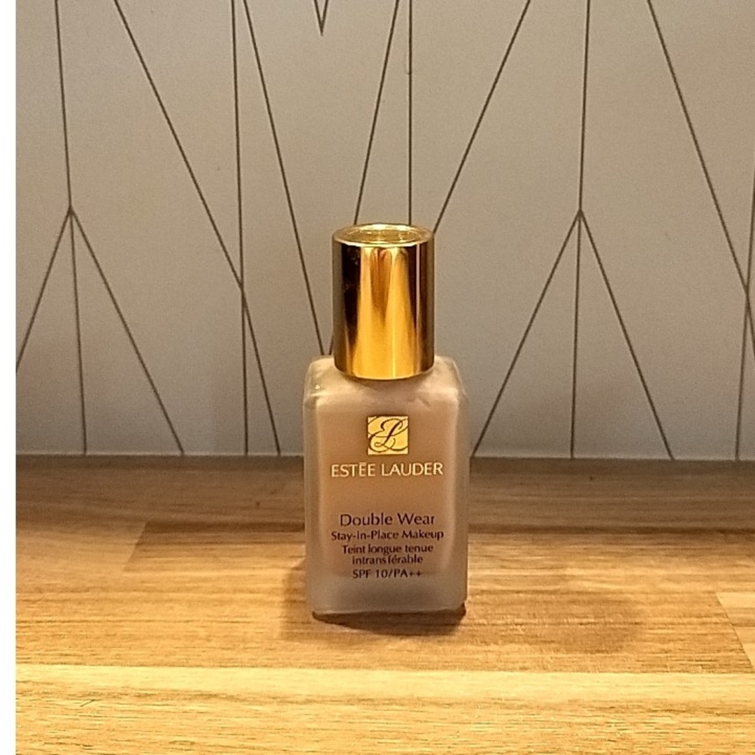 Estee Lauder(エスティローダー)のエスティーローダー　ダブルウェア　リキッドファンデ✳1W2 サンド コスメ/美容のベースメイク/化粧品(ファンデーション)の商品写真