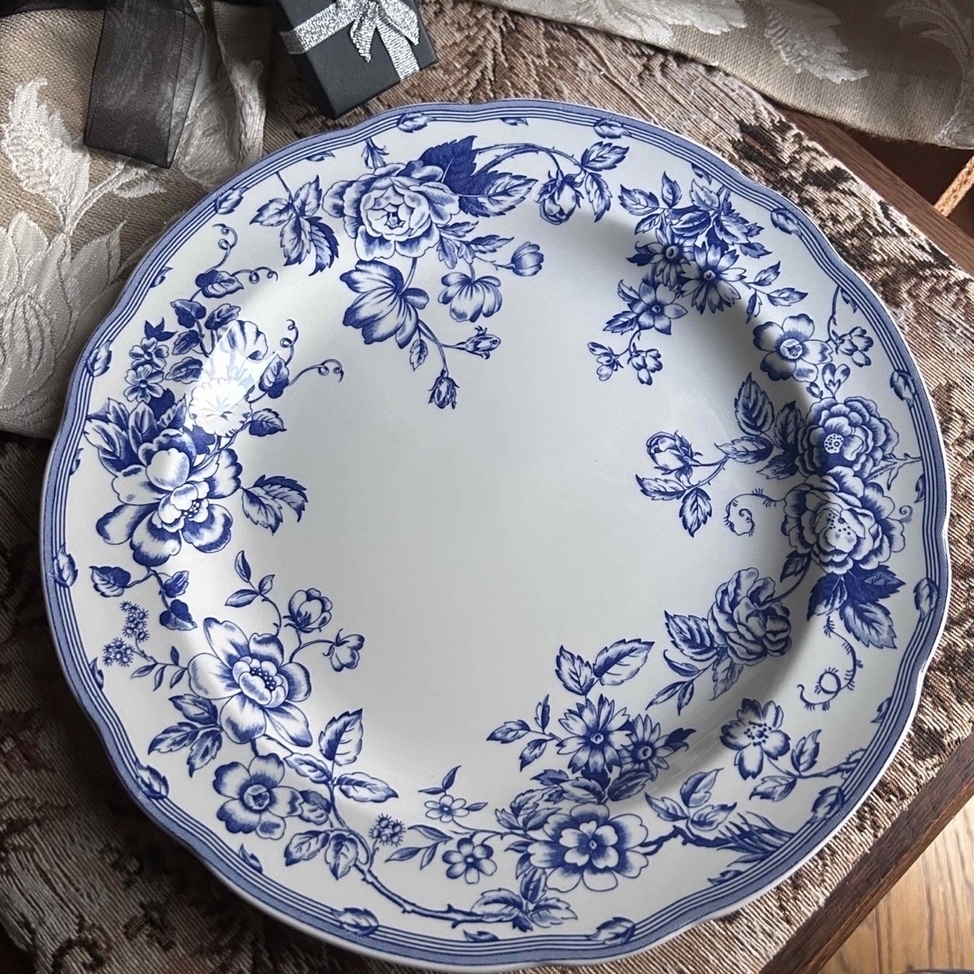 LAURA ASHLEY(ローラアシュレイ)の新品  英国製 Spode Laura Ashley Cliftonディナー大皿 インテリア/住まい/日用品のキッチン/食器(食器)の商品写真