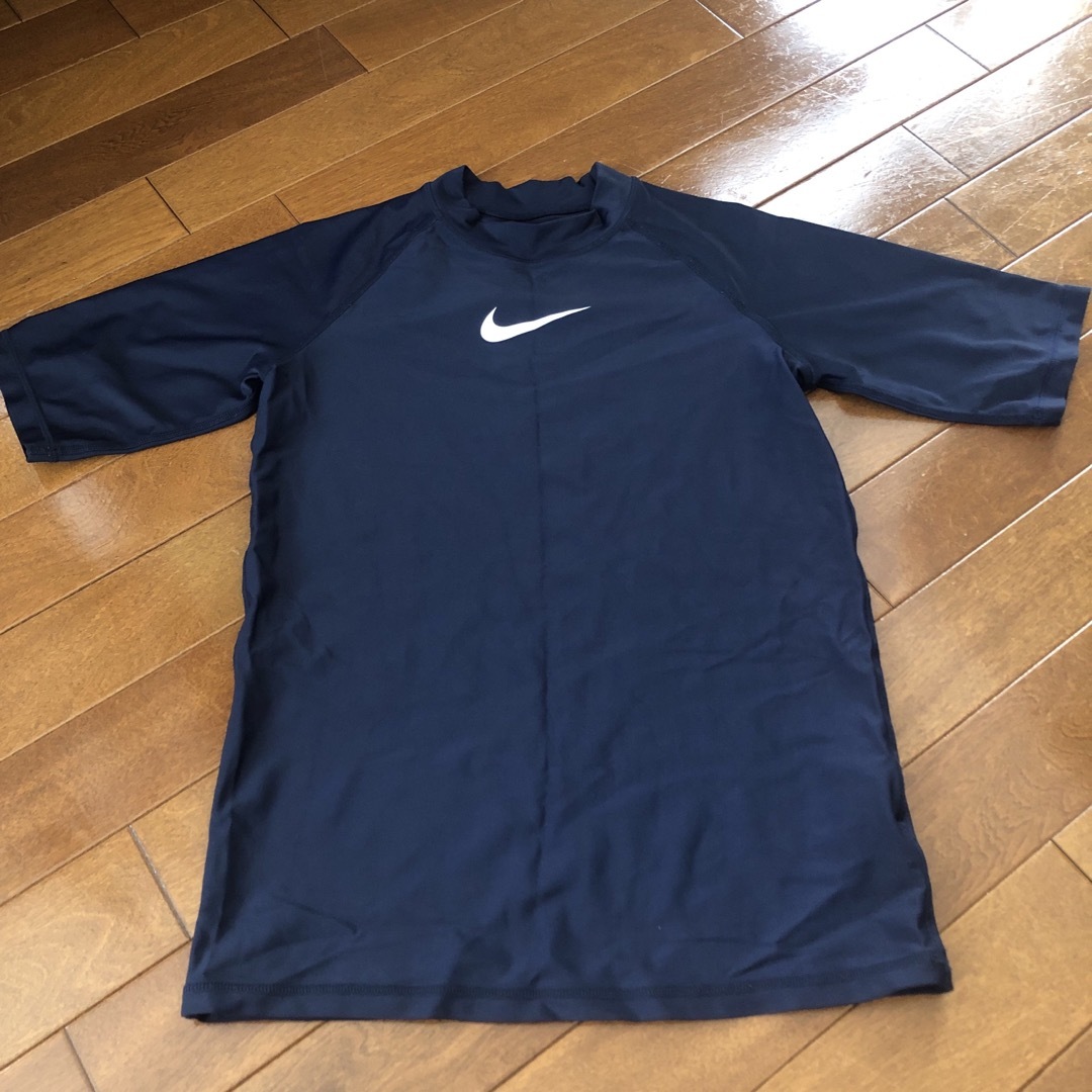 NIKE(ナイキ)のナイキ　NIKE  ラッシュガード　160 キッズ/ベビー/マタニティのキッズ服男の子用(90cm~)(水着)の商品写真