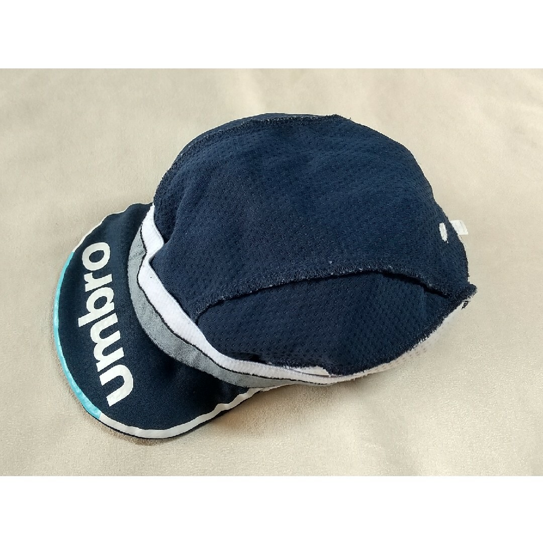 UMBRO(アンブロ)のサッカー　帽子　52cm　umbro　子供用 スポーツ/アウトドアのサッカー/フットサル(その他)の商品写真