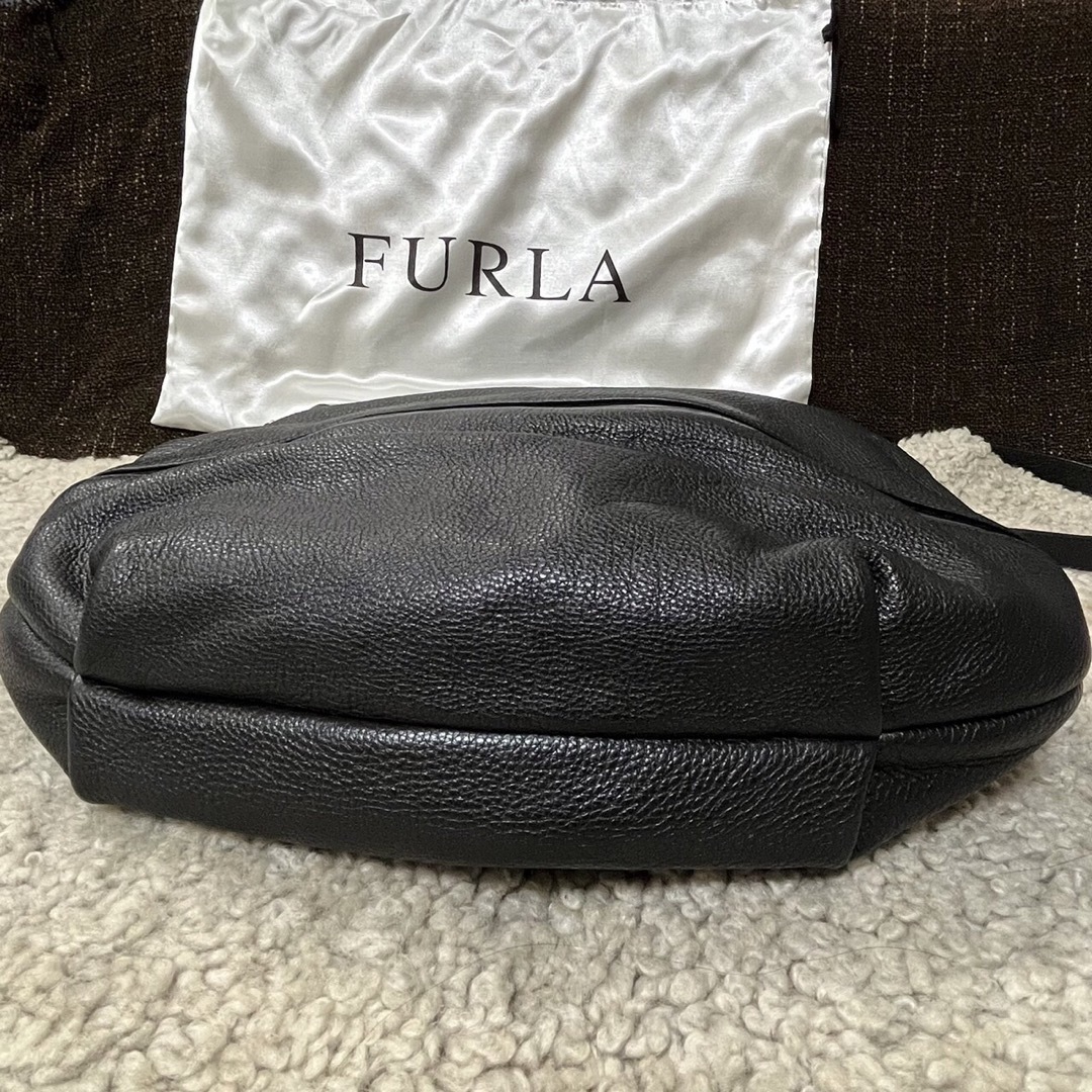 FURLA フルラ　ショルダーバッグ　斜め掛け可能ブラック　未使用に近い　極美品 4