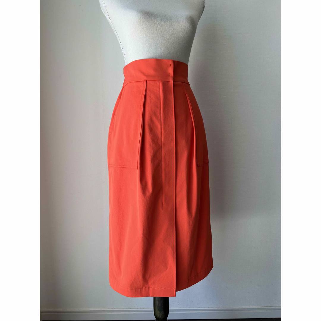 ビーティングハート　ブライトオレンジハイウエストスカート レディースのスカート(ひざ丈スカート)の商品写真