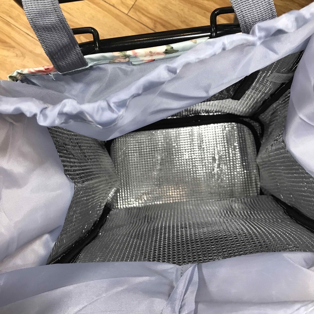 新型　保温保冷シート付きお買い物キャリーカート レディースのバッグ(スーツケース/キャリーバッグ)の商品写真