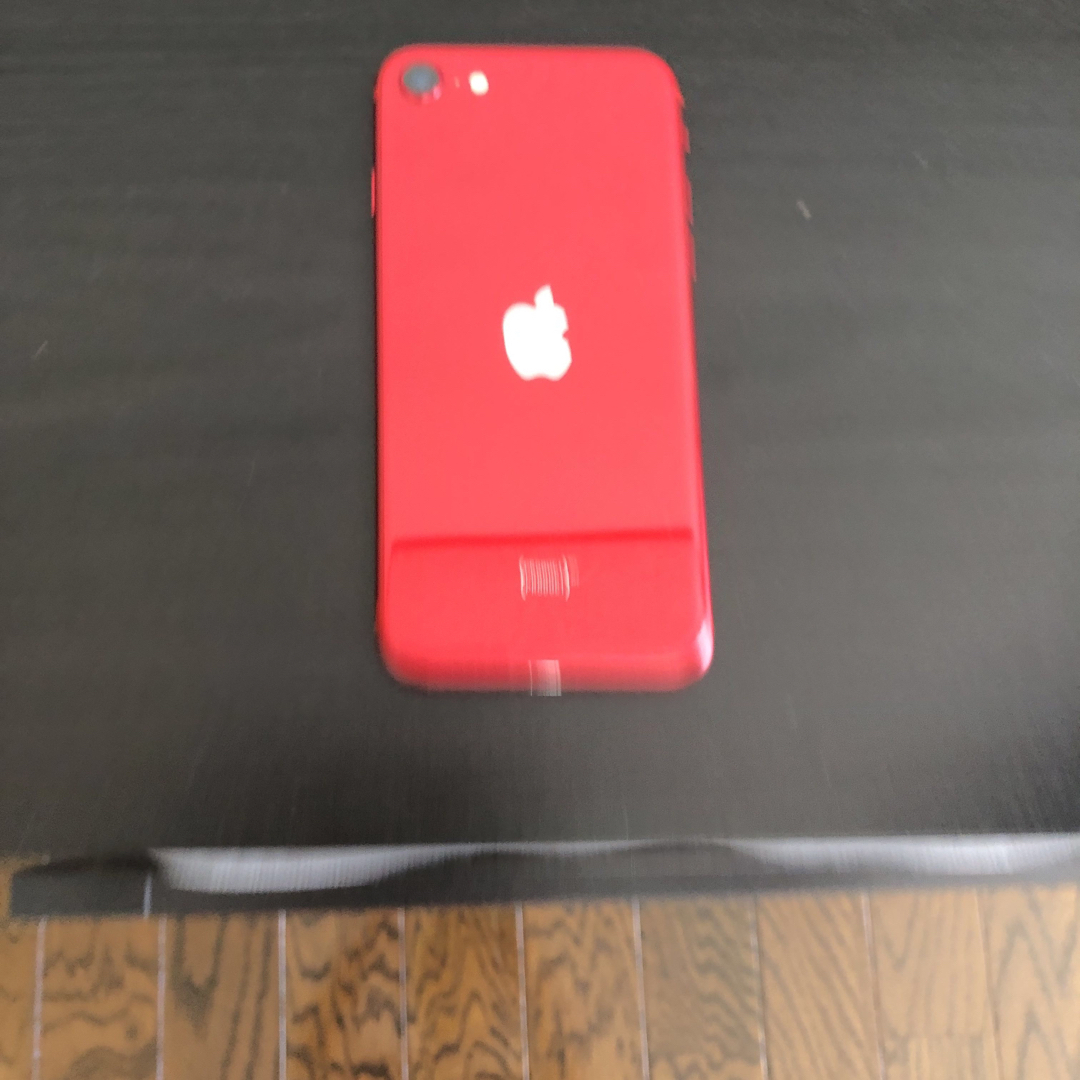 Apple(アップル)のiPhoneSE2 128GB red simフリー スマホ/家電/カメラのスマートフォン/携帯電話(スマートフォン本体)の商品写真
