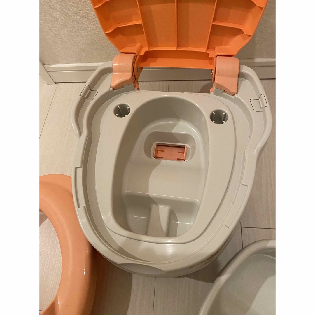 combi(コンビ)のコンビ　洋式おまるでステップ　コーラル キッズ/ベビー/マタニティのおむつ/トイレ用品(ベビーおまる)の商品写真