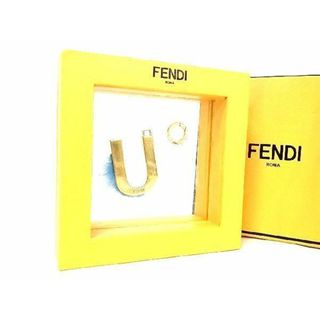 フェンディ(FENDI)のFENDI フェンディ ABCLICK エイビークリック U メタル×ファー ペンダントトップ イニシャルチャーム ゴールド系×ブルー系 a9310オk(その他)