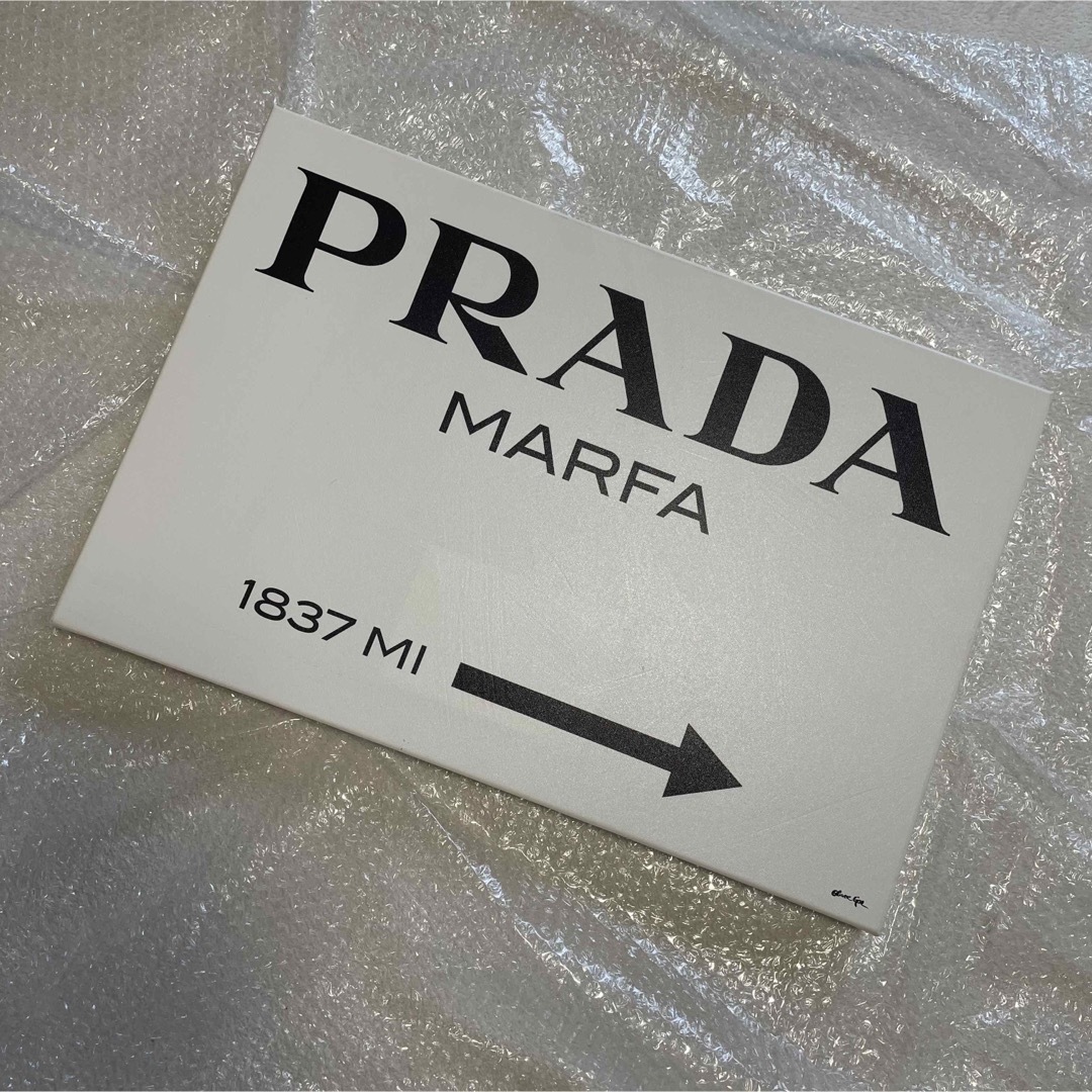 オリバーガル PRADA