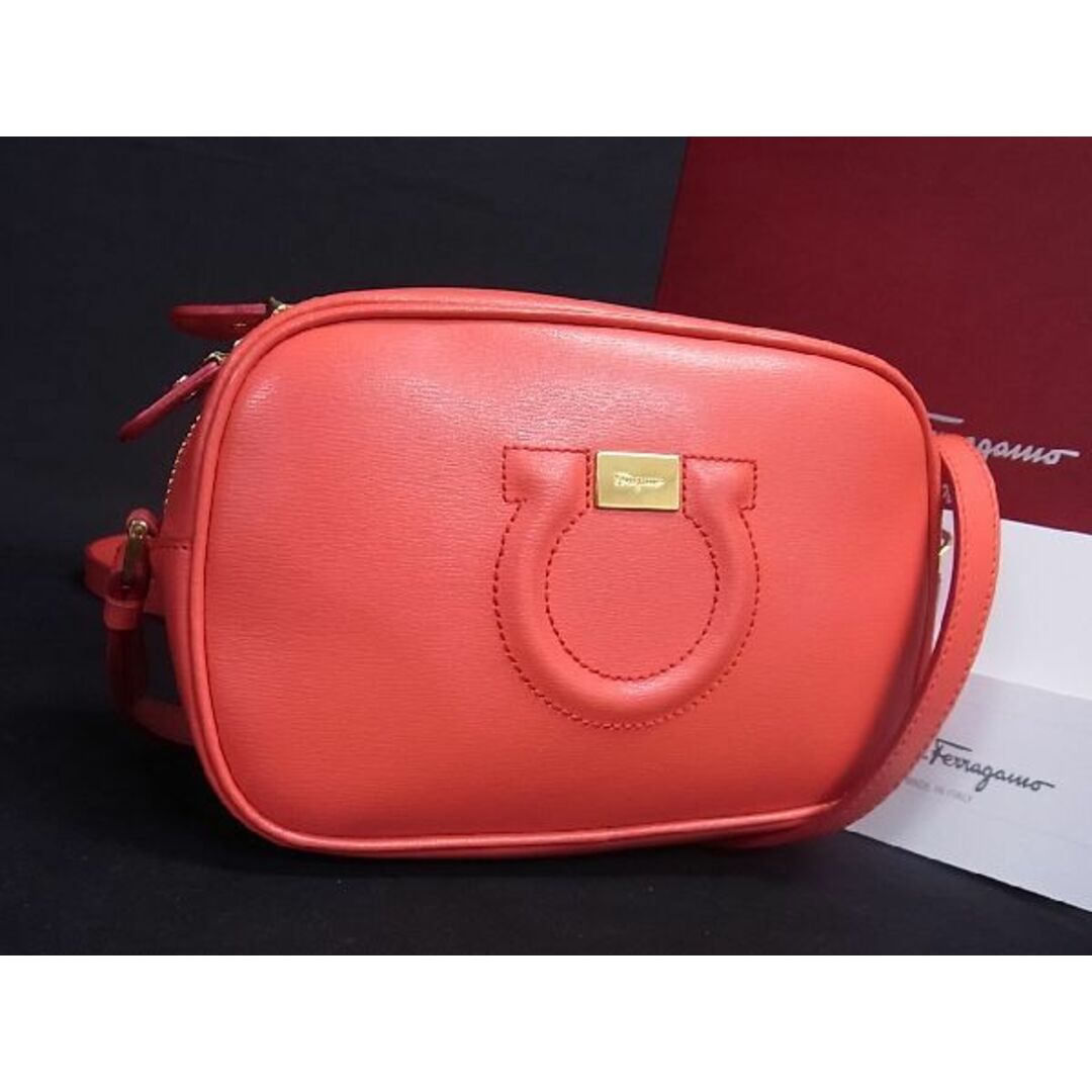 □新品□未使用□ Salvatore Ferragamo フェラガモ AU-21 H006