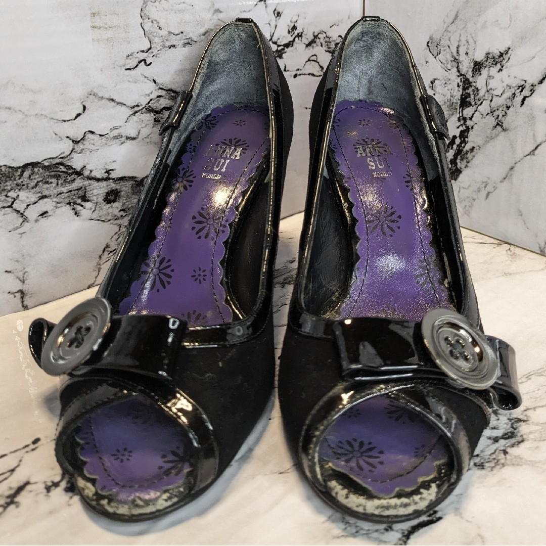 ANNA SUI(アナスイ)の【美品】ANNA SUI☆パンプス☆スエード☆2 1/2（22.5cm） レディースの靴/シューズ(ハイヒール/パンプス)の商品写真