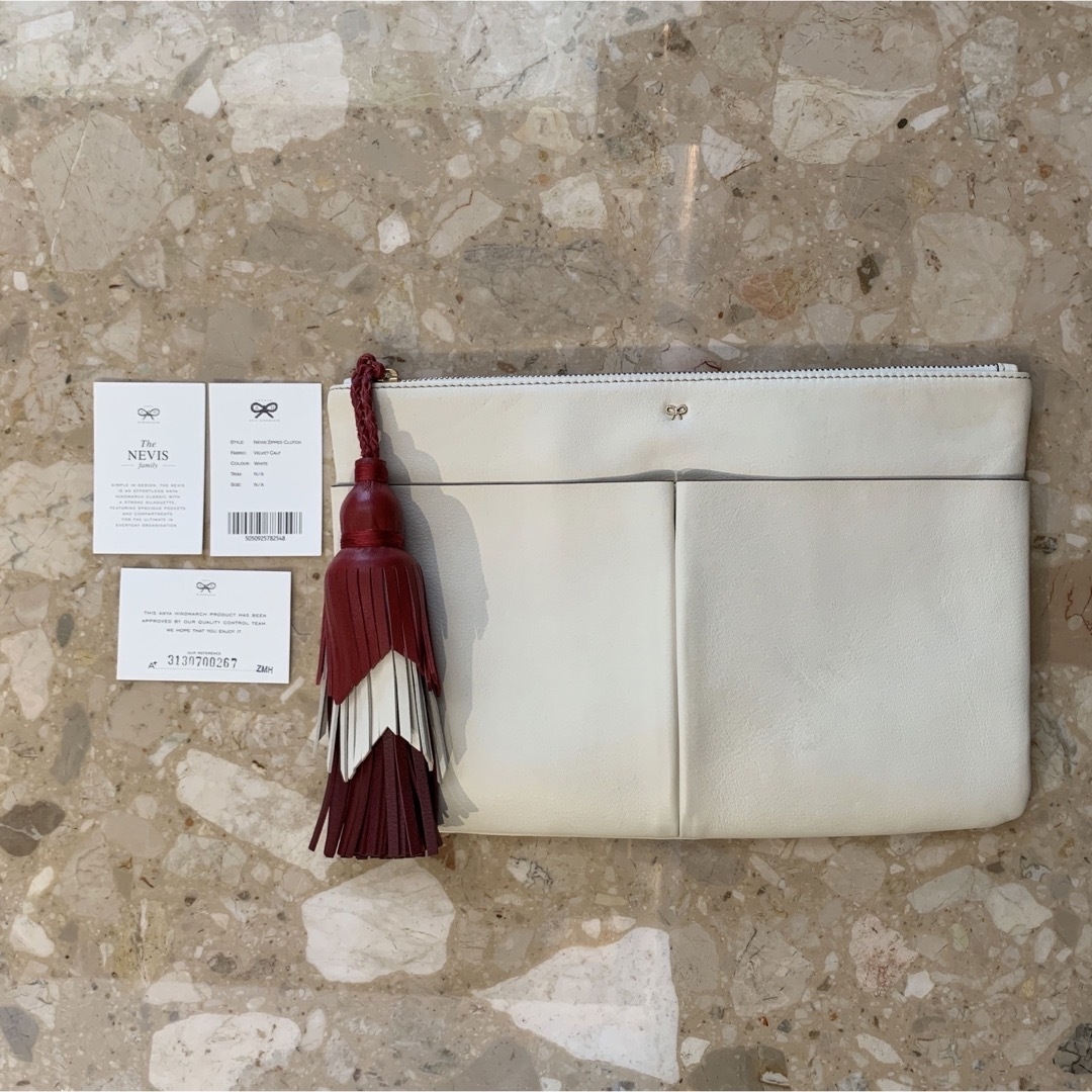 ANYA HINDMARCH - アニヤハインドマーチ クラッチバッグ 白の通販 by