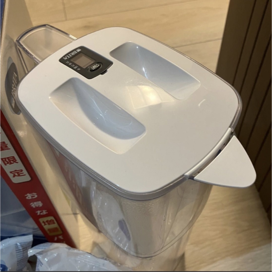 Britax(ブリタックス)の【BRITA】ポット型浄水器＋ 浄水器カートリッジ2個 インテリア/住まい/日用品のキッチン/食器(浄水機)の商品写真