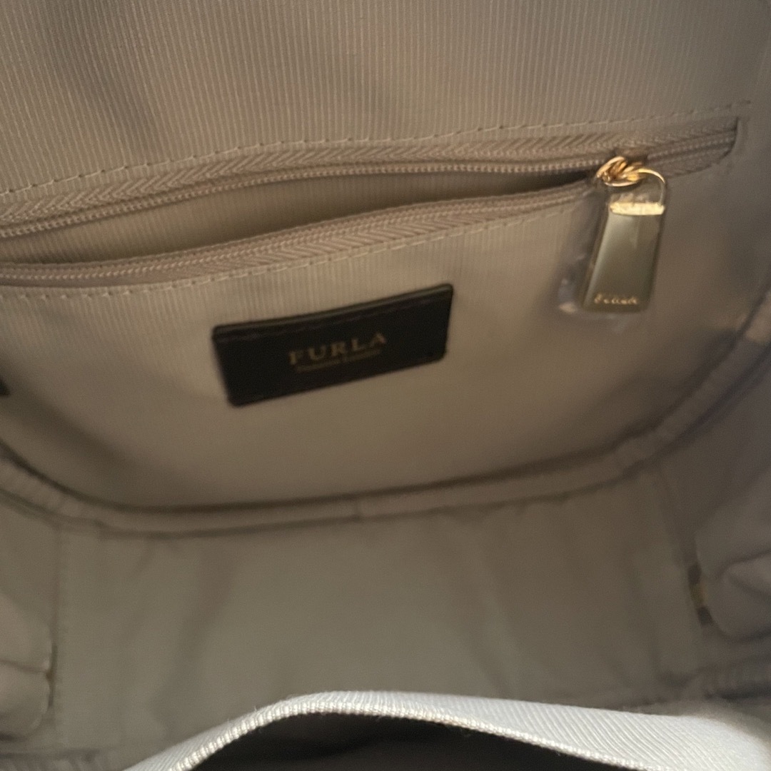 Furla(フルラ)のフルラ　ドッティ　🩶グレー　ショルダーバッグ正規品 メンズのバッグ(ショルダーバッグ)の商品写真