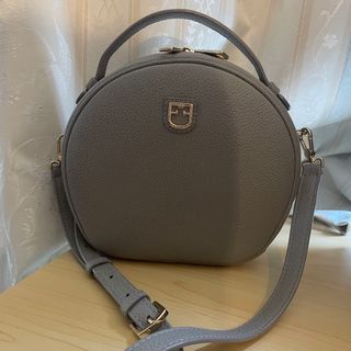 フルラ(Furla)のフルラ　ドッティ　🩶グレー　ショルダーバッグ正規品(ショルダーバッグ)