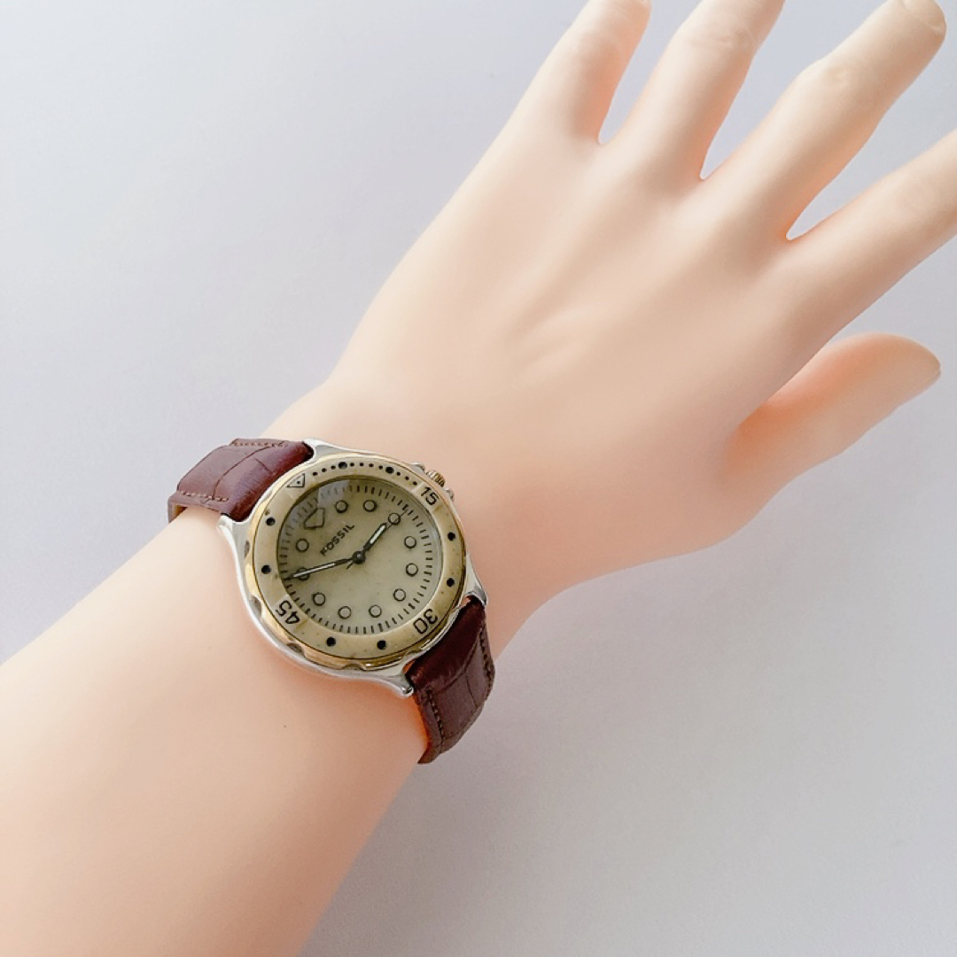 fossil クォーツ 時計