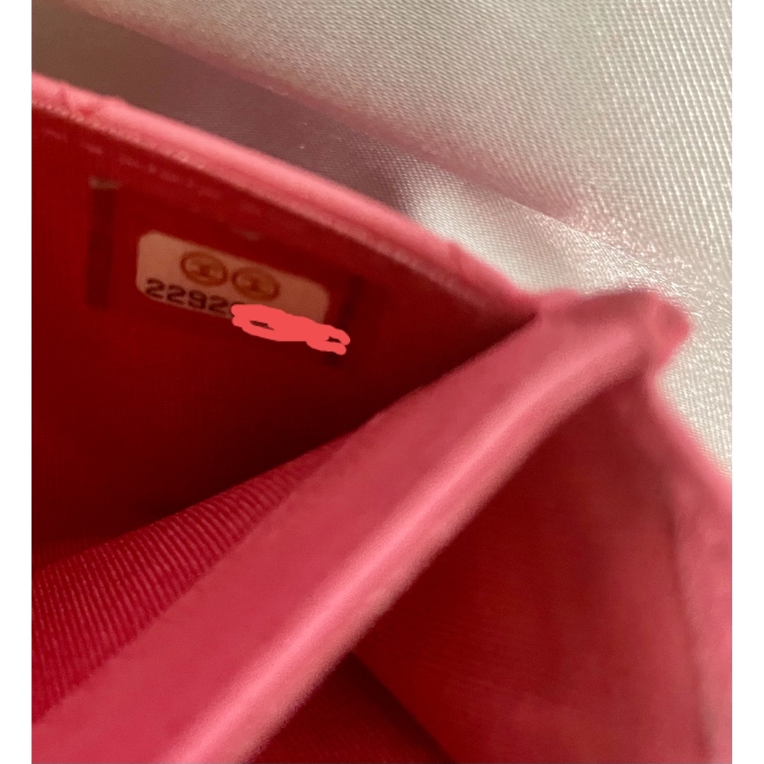 CHANEL(シャネル)のボーイシャネル　マトラッセ　ミニウォレット　ラムスキン レディースのファッション小物(財布)の商品写真