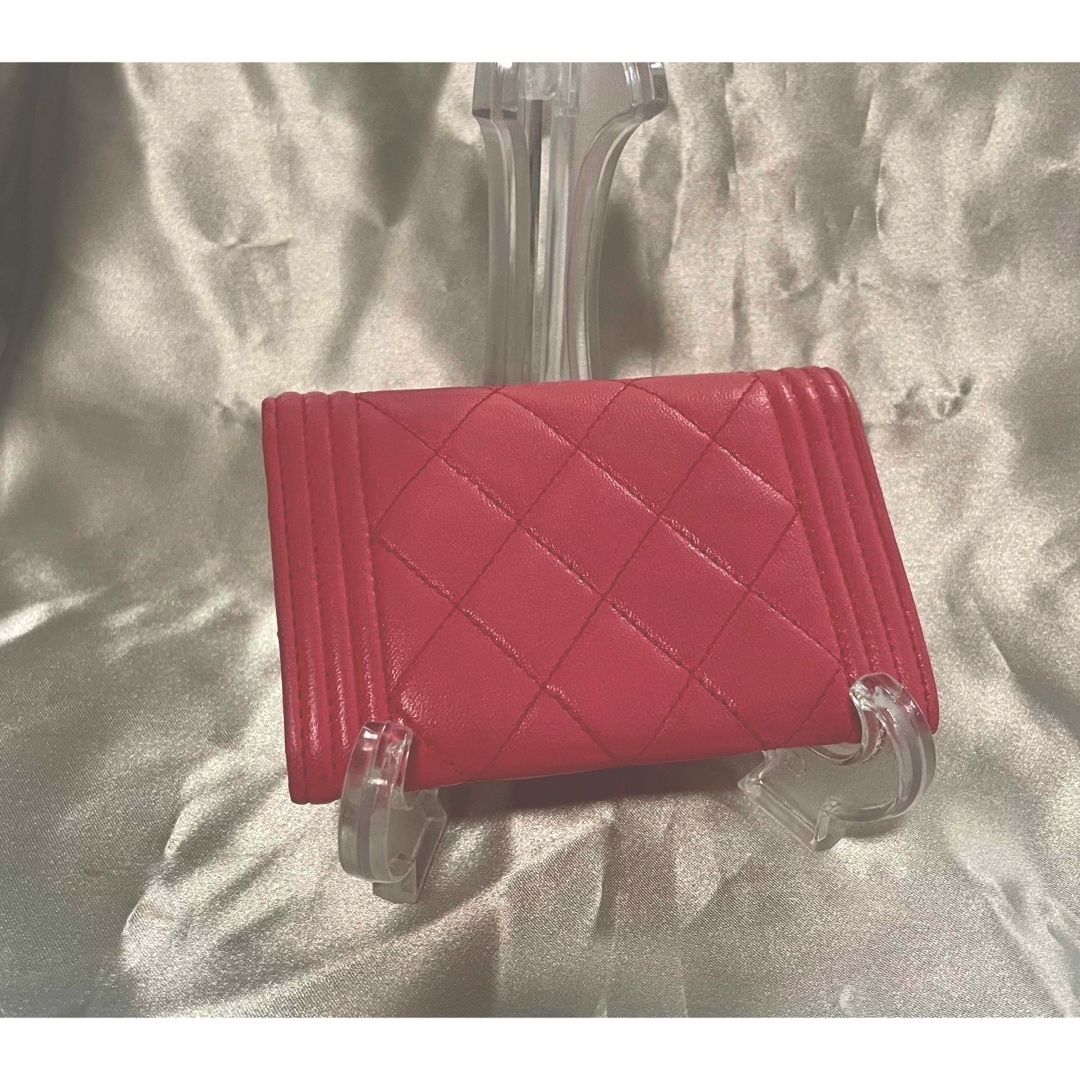 CHANEL(シャネル)のボーイシャネル　マトラッセ　ミニウォレット　ラムスキン レディースのファッション小物(財布)の商品写真