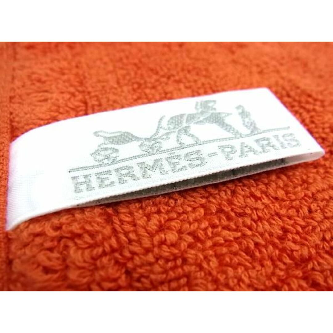 Hermes(エルメス)の■新品■未使用■ HERMES エルメス ステアーズ コットン100％ ハンドタオル ハンカチ レディース メンズ オレンジ系 AF8244ｱP レディースのファッション小物(その他)の商品写真