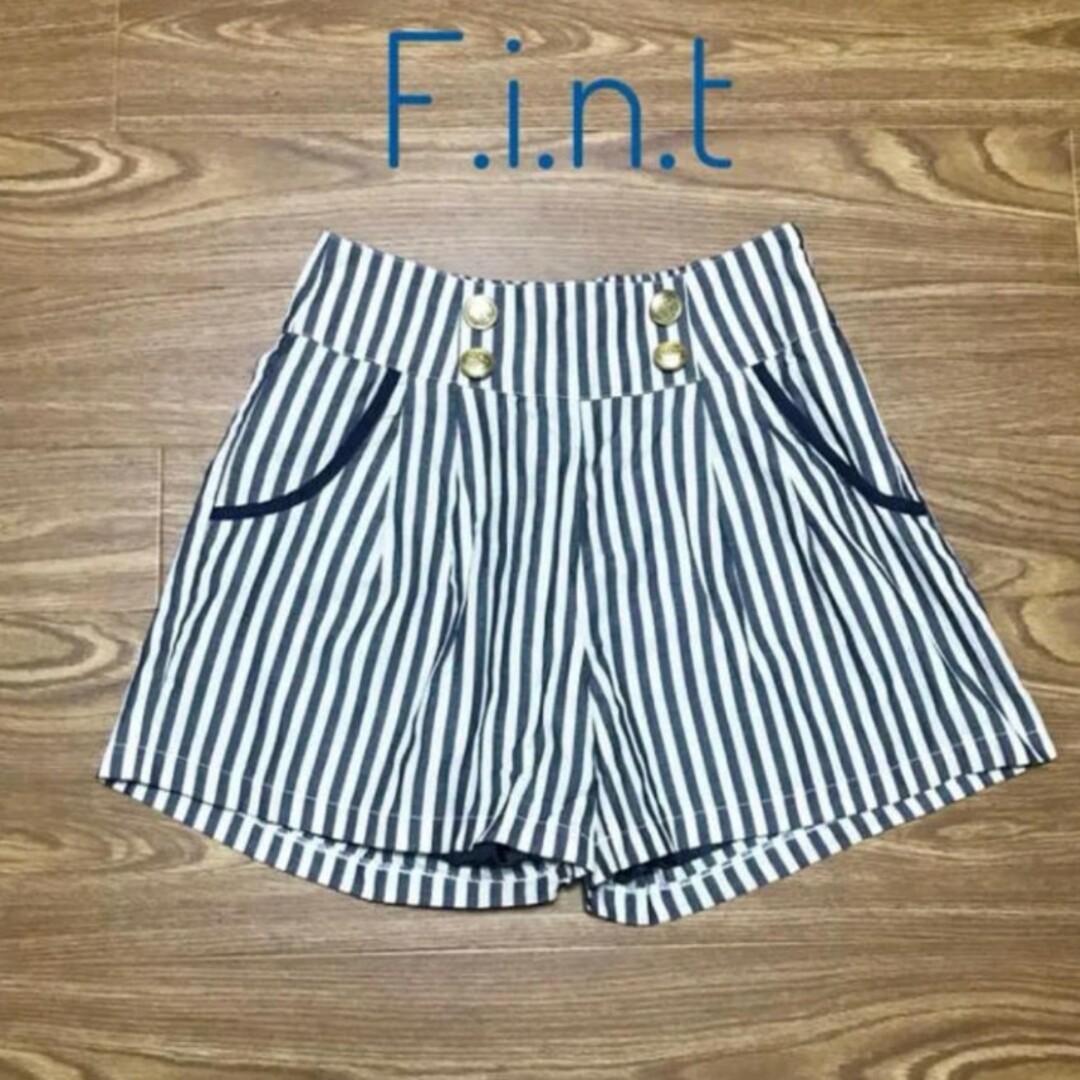 F i.n.t(フィント)のF.i.n.t ショートパンツ ショーパン 夏 ストライプ ゴールドボタン レディースのパンツ(ショートパンツ)の商品写真